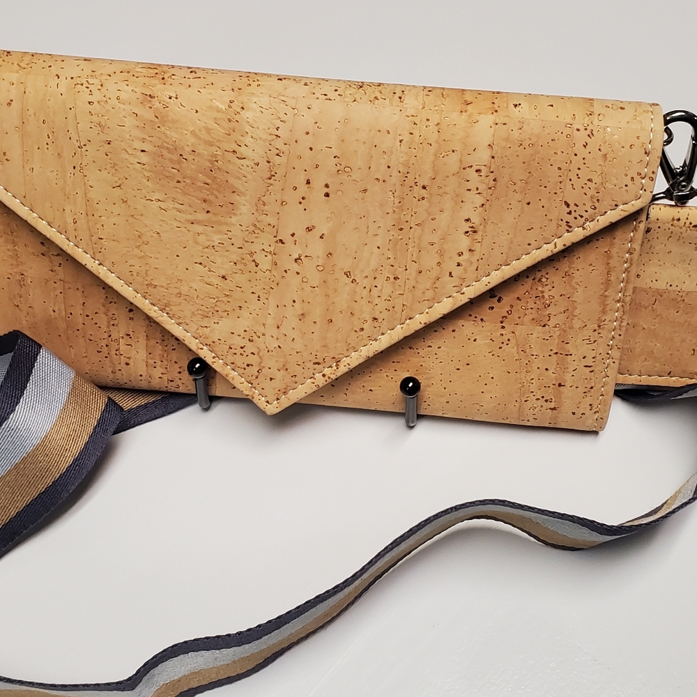 Wallet by Artelusa made cork